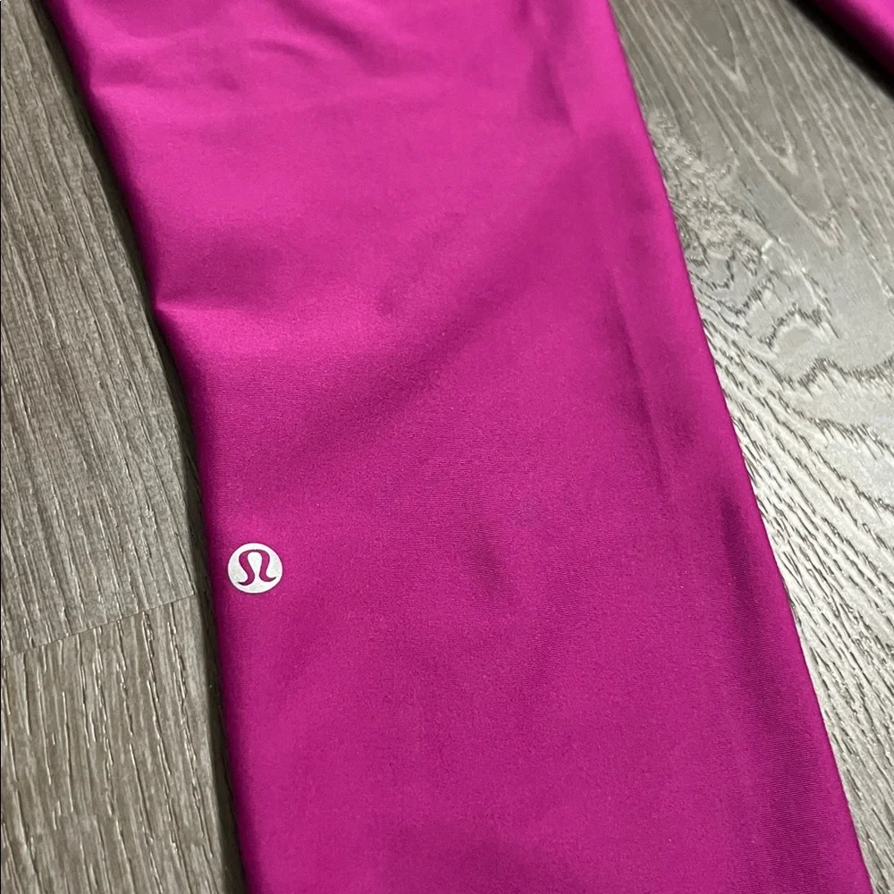 Lululemon Chase the Chill Super High-Rise Tight 28